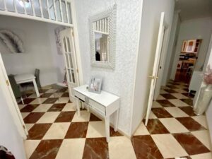 Piso bajo con patio, Ctra Santa Marta