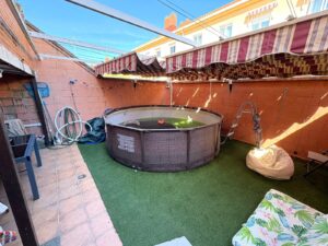SE VENDE CHALET EN ZONA NUEVO CÁCERES