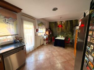 SE VENDE CHALET EN ZONA NUEVO CÁCERES