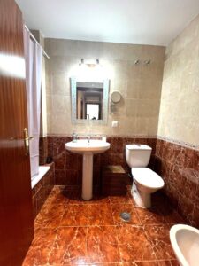 SE VENDE PISO EN MONTIJO