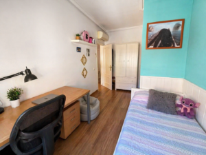 SE VENDE CHALET EN ZONA NUEVO CÁCERES