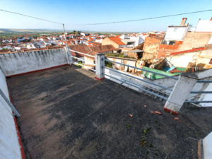 Casa con Patio y Terraza en La Zarza