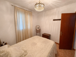 SE VENDE PARCELA CON VIVIENDA A 10 MINUTOS DE CÁCERES