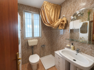 SE VENDE PARCELA CON VIVIENDA A 10 MINUTOS DE CÁCERES