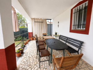 SE VENDE PARCELA CON VIVIENDA A 10 MINUTOS DE CÁCERES