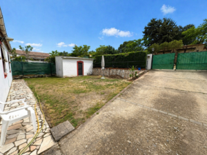 SE VENDE PARCELA CON VIVIENDA A 10 MINUTOS DE CÁCERES