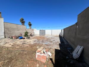 Gran casa con nave, patio y terreno, Puebla de Sancho Pérez