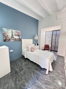 Gran casa con nave, patio y terreno, Puebla de Sancho Pérez