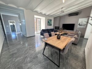 Gran casa con nave, patio y terreno, Puebla de Sancho Pérez