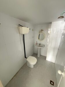 Local junto a Avenida de la Paz, Almendralejo