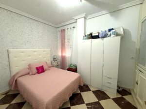 Piso bajo con patio, Ctra Santa Marta