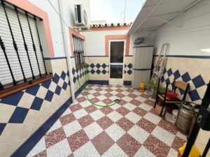 Piso bajo con patio, Ctra Santa Marta