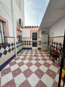 Piso bajo con patio, Ctra Santa Marta