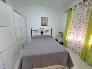 Casa baja en buen estado, Zona Las Mercedes