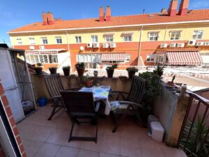 SE VENDE CHALET EN ZONA NUEVO CÁCERES