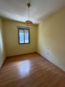 SE VENDE PISO EN MONTIJO