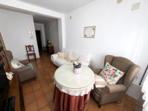 Casa de Dos Plantas con Patio en Mirandilla