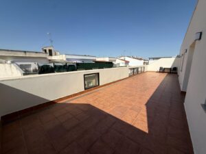 Ático con gran terraza junto a Ctra Santa Marta