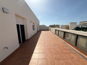 Ático con gran terraza junto a Ctra Santa Marta