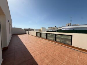 Ático con gran terraza junto a Ctra Santa Marta