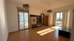 SE VENDE PISO EN MONTIJO
