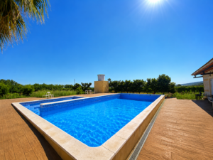 Finca Rústica con Piscina en Arroyo de San Serván