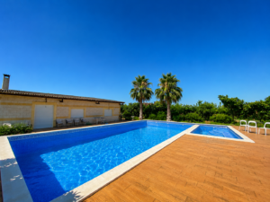 Finca Rústica con Piscina en Arroyo de San Serván