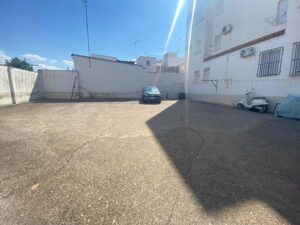 Piso bajo con aparcamiento, Vca de los Barros