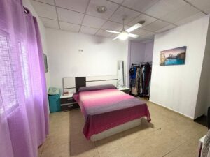 SE VENDE AMPLIA VIVIENDA EN AVENIDA VIRGEN DE LA MONTAÑA, CÁCERES
