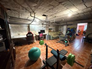SE VENDE AMPLIA VIVIENDA EN AVENIDA VIRGEN DE LA MONTAÑA, CÁCERES