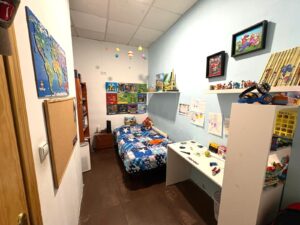 SE VENDE AMPLIA VIVIENDA EN AVENIDA VIRGEN DE LA MONTAÑA, CÁCERES