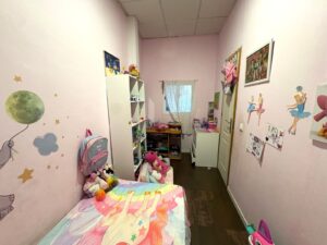 SE VENDE AMPLIA VIVIENDA EN AVENIDA VIRGEN DE LA MONTAÑA, CÁCERES