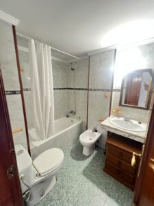 SE VENDE PISO EN VALDEPASILLAS