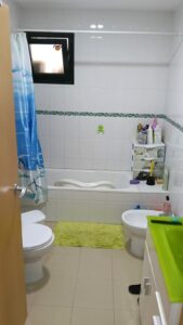 SE VENDE CHALET ADOSADO EN ALVARADO