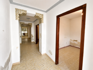 Casa con Cochera en Villagonzalo