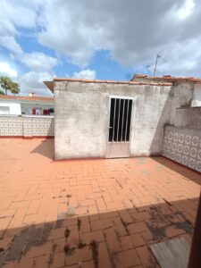SE VENDE LOCAL DE DOS PLANTAS EN SAGRAJAS