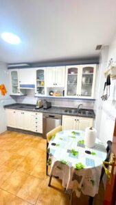 SE VENDE PISO BAJO CON GARAJE Y PATIO EN MONTIJO