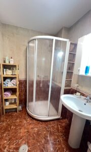 SE VENDE PISO BAJO CON GARAJE Y PATIO EN MONTIJO