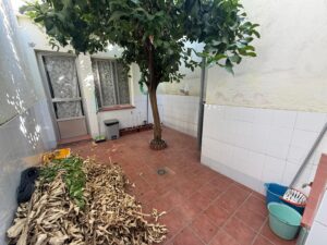 Cochera con patio, baño y aseo, Zona San José