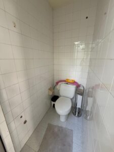 Cochera con patio, baño y aseo, Zona San José