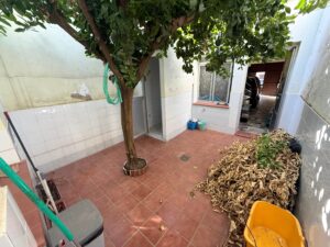 Cochera con patio, baño y aseo, Zona San José