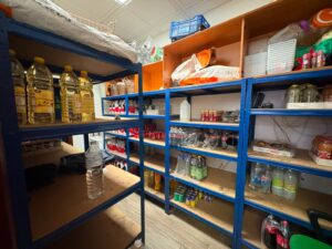 SE VENDE LOCAL COMERCIAL CON NEGOCIO EN FUNCIONAMIENTO EN AVENIDA CUATRO LUGARES – CÁCERES EL VIEJO