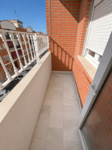 SE VENDE PISO REFORMADO CON GARAJE EN SAN FERNANDO – BADAJOZ