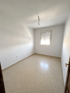 SE VENDE PISO CON GARAJE Y TRASTERO EN CUARTÓN CORTIJO – BADAJOZ