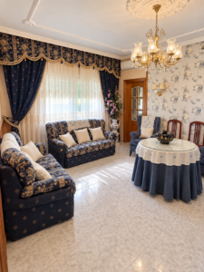 SE VENDE CASA CON GARAJE Y TERRAZA EN MONTIJO