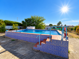 Campo Rústico con Piscina en la Zona de Los Viveros, Mérida