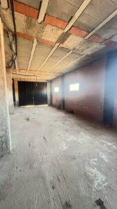SE VENDE CASA PARA TERMINAR A TU GUSTO EN VALDELACALZADA