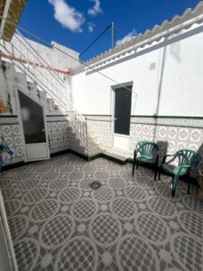 SE VENDE CASA CON GARAJE Y TERRAZA EN MONTIJO
