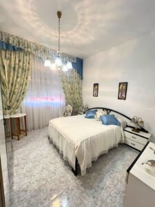 SE VENDE CASA CON GARAJE Y TERRAZA EN MONTIJO