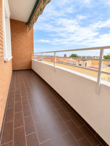 SE VENDE AMPLIO PISO DE 4 HABITACIONES CON GARAJE Y TRASTERO EN SANTA MARINA – BADAJOZ